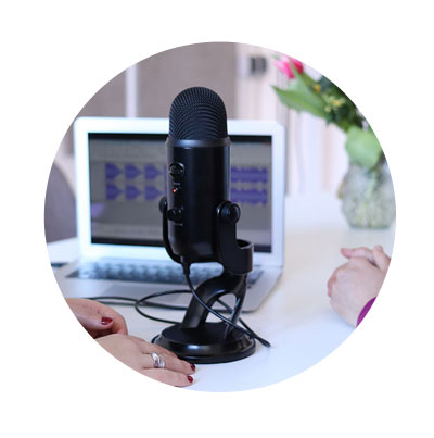 speaker-circle-podcast Podcast theme image